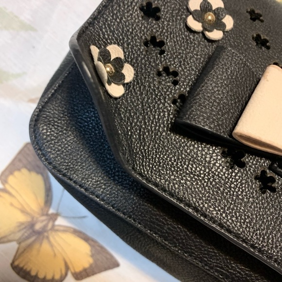 Betsey Johnson floral bow crossbody - Picture 5 of 10